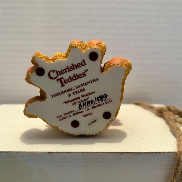 1992 Cherished Teddies “Friendship Weathers All Storms” figurines - Picture 2 of 2
